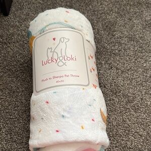 *NEW* Lucky & Loki plush Sherpa throw 40x50 dogs in party hats